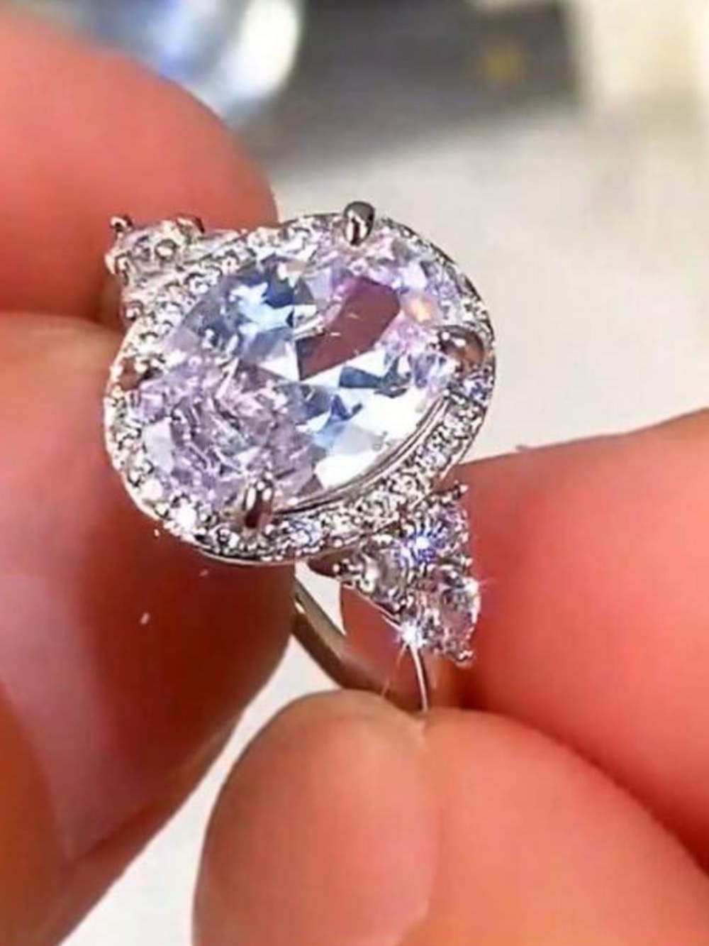 Silver ring - Picture 2 of 3